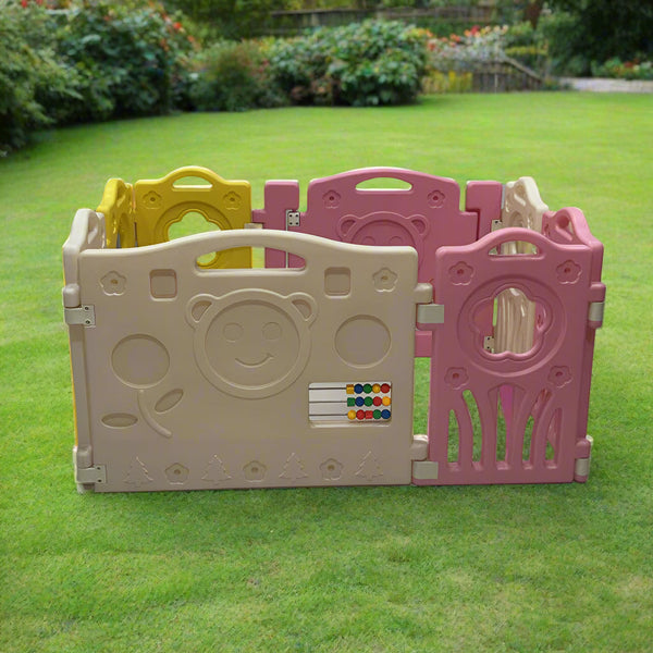 Baby's Playpen Fence with Locking Play Gate (113cm x 78cm)