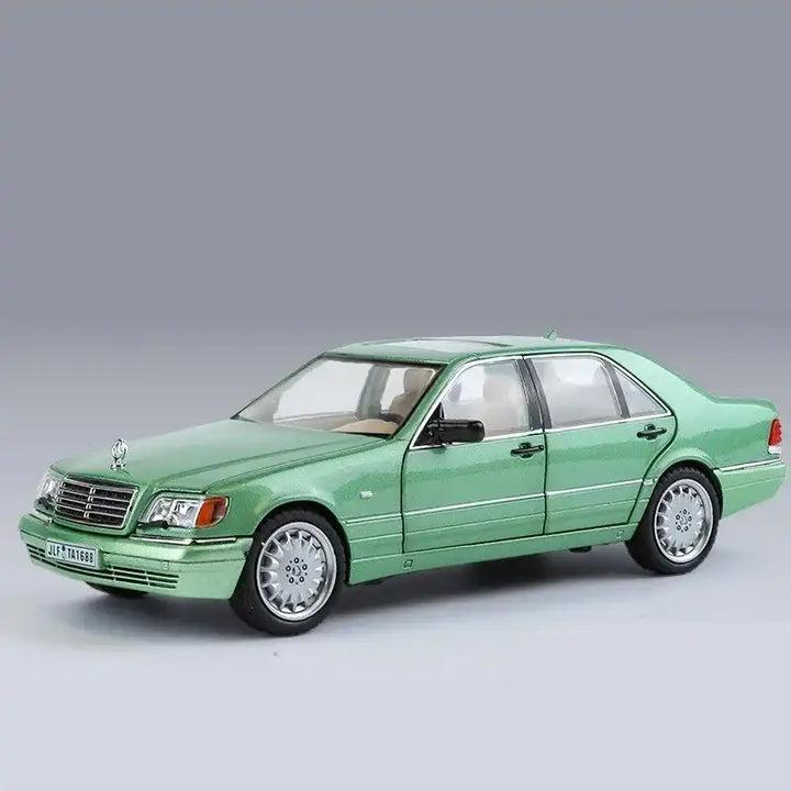 1:24 Mercedes-Benz W140 S320 Classic Diecast Model Car Green